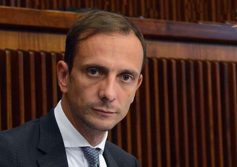 Fedriga, «Sì a rigassificatori, dipende dove». «Pensare a estrazione gas dall’Adriatico»<h2 class='anw-subtitle'>Intervento del presidente della Regione FVg oggi a margine di una conferenza stampa</h2>