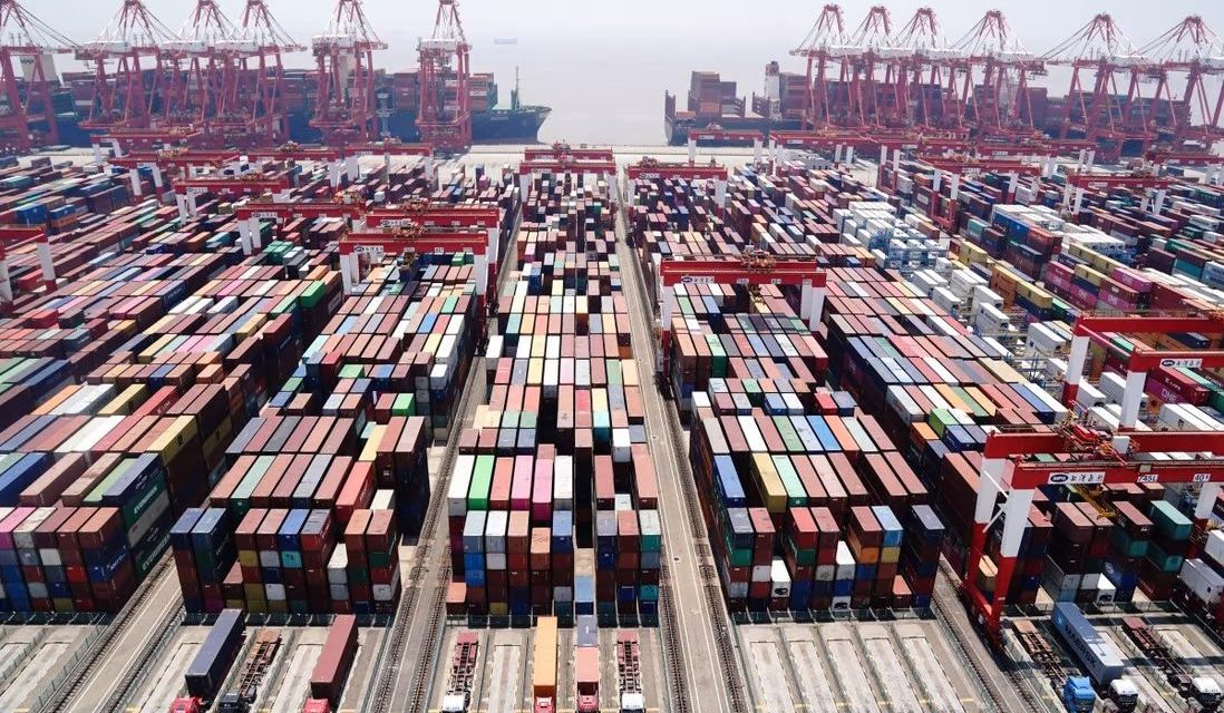 Cina, vacilla commercio: rallentano import ed export<h2 class='anw-subtitle'>I dati del Dragone non rispettano le previsioni: cala la domanda interna e si riduce l'avanzo commerciale</h2>
