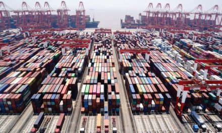 Cina, vacilla commercio: rallentano import ed export<h2 class='anw-subtitle'>I dati del Dragone non rispettano le previsioni: cala la domanda interna e si riduce l'avanzo commerciale</h2>