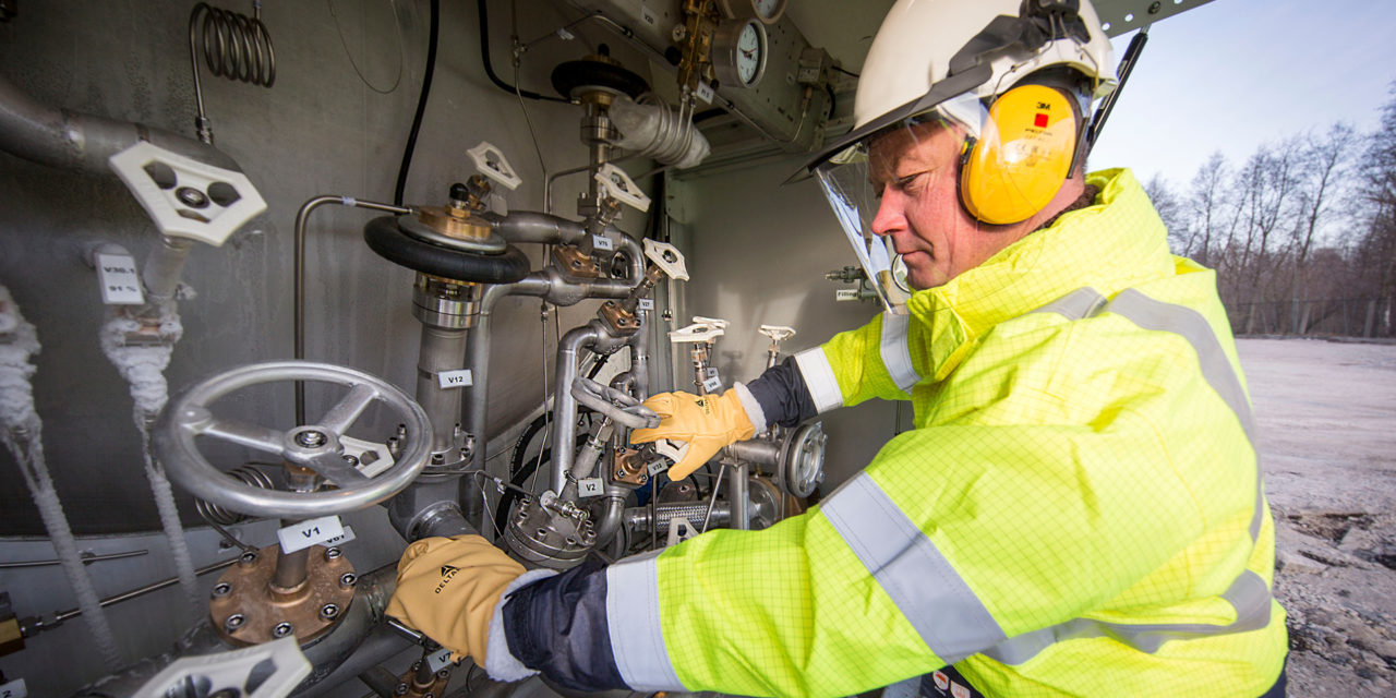 Gas, prezzo a +9,5% dopo price cap<h2 class='anw-subtitle'>Il provvedimento della Commissione Ue e le minacce di Gazprom su ulteriori tagli fanno salire i costi del magawattora</h2>