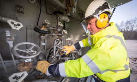 Gas, prezzo a +9,5% dopo price cap<h2 class='anw-subtitle'>Il provvedimento della Commissione Ue e le minacce di Gazprom su ulteriori tagli fanno salire i costi del magawattora</h2>