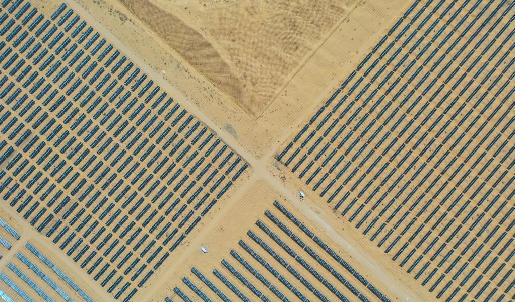 Cina, mega progetto fotovoltaico-eolico nel deserto<h2 class='anw-subtitle'>Una mega base energetica nelle aree settentrionali del colosso asiatico: la più grande al mondo</h2>